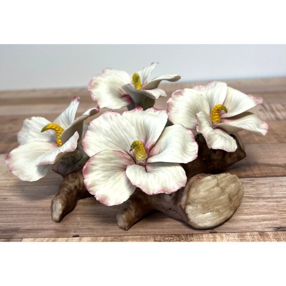 Capodimonte Porcelain Hibiscus Made In Italy Artisans Unionporcelain Napoleon - Picture 1 of 8